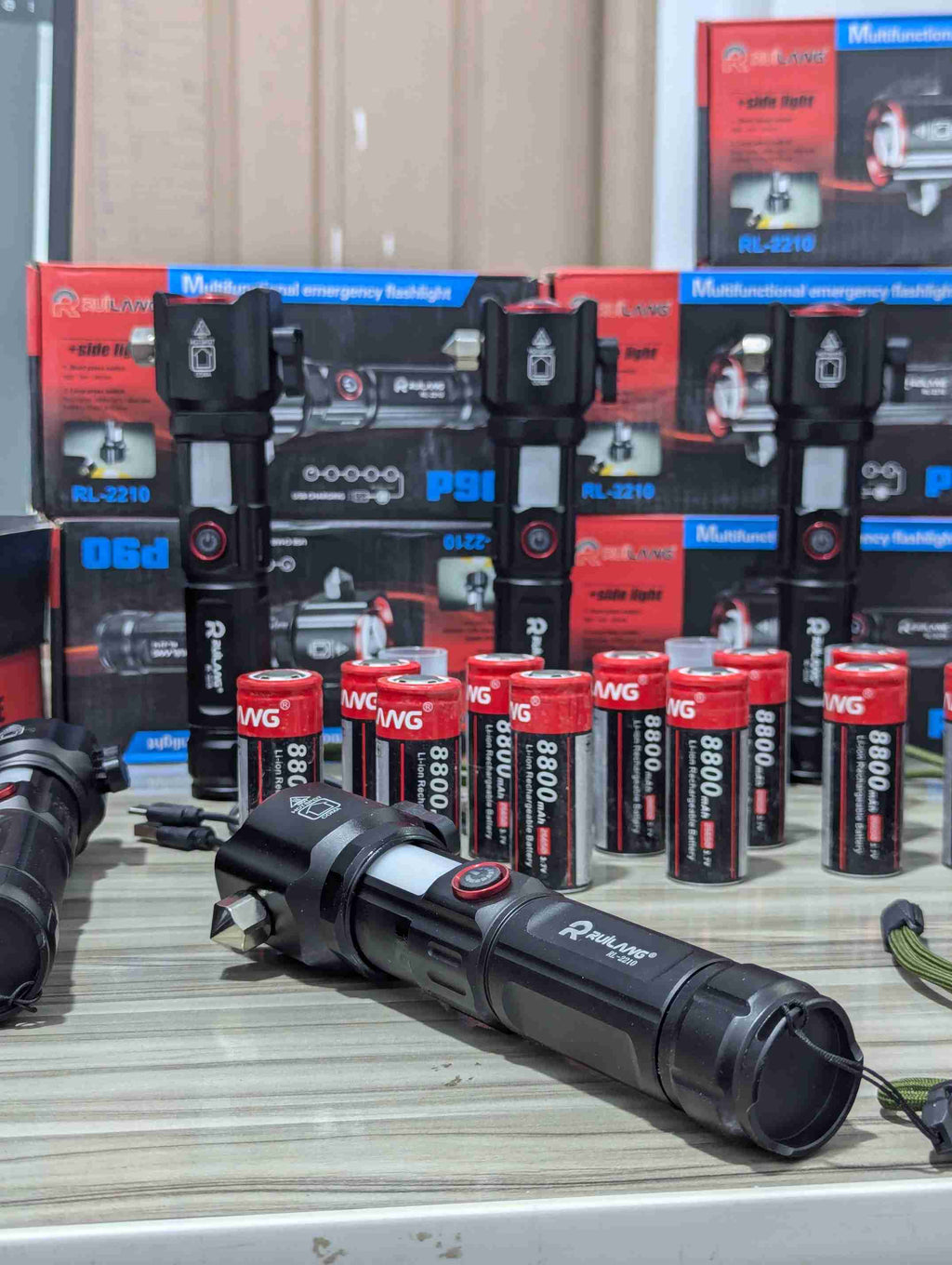 (Original RL 2210) Super Powerful 8-in-1 Emergency Flashlight & Charging Bank | 1km Range With One Extra Cell🔥