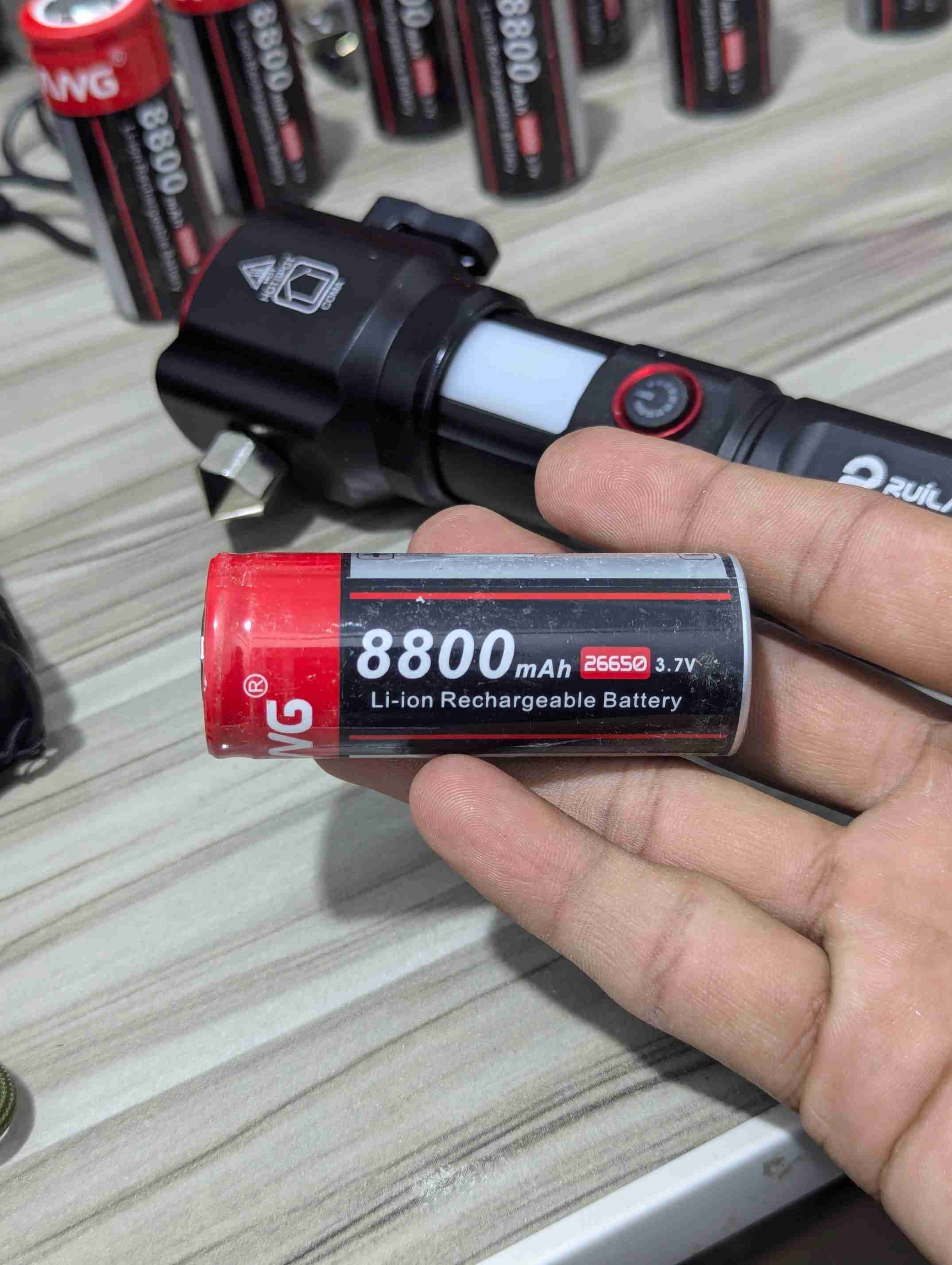 (Original RL 2210) Super Powerful 8-in-1 Emergency Flashlight & Charging Bank | 1km Range With One Extra Cell🔥