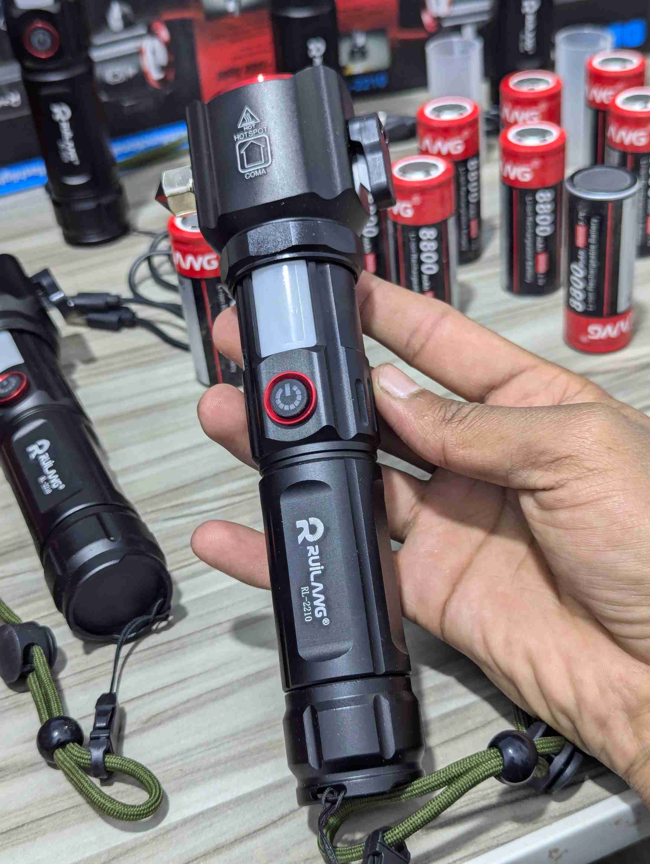 (Original RL 2210) Super Powerful 8-in-1 Emergency Flashlight & Charging Bank | 1km Range With One Extra Cell🔥