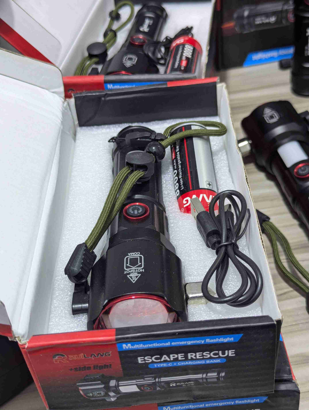 (Original RL 2210) Super Powerful 8-in-1 Emergency Flashlight & Charging Bank | 1km Range With One Extra Cell🔥